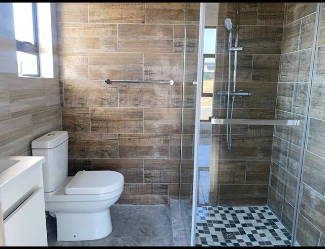 5 BEDROOM HOUSE FOR SALE IN FOURWAYS